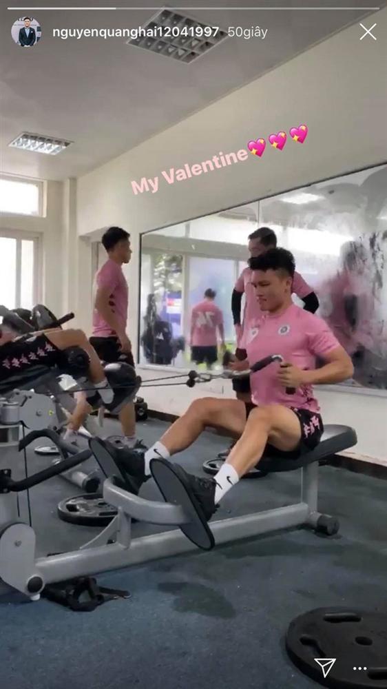 Trong vòng 1 tháng, Quang Hải vừa yêu cô chủ tiệm nail, làm quen Huỳnh Anh và gặp Nhật Lê để kết thúc tình cảm?-9