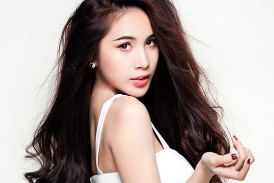 Giọng hát hạn chế, từng vướng nhiều tai tiếng, Thủy Tiên thay đổi ra sao để tồn tại trong showbiz?