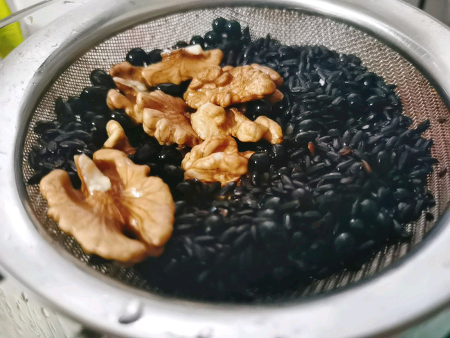 Chị em bị rụng tóc tham khảo ngay công thức làm món đồ uống giúp tóc chắc khỏe, bóng mượt!-2