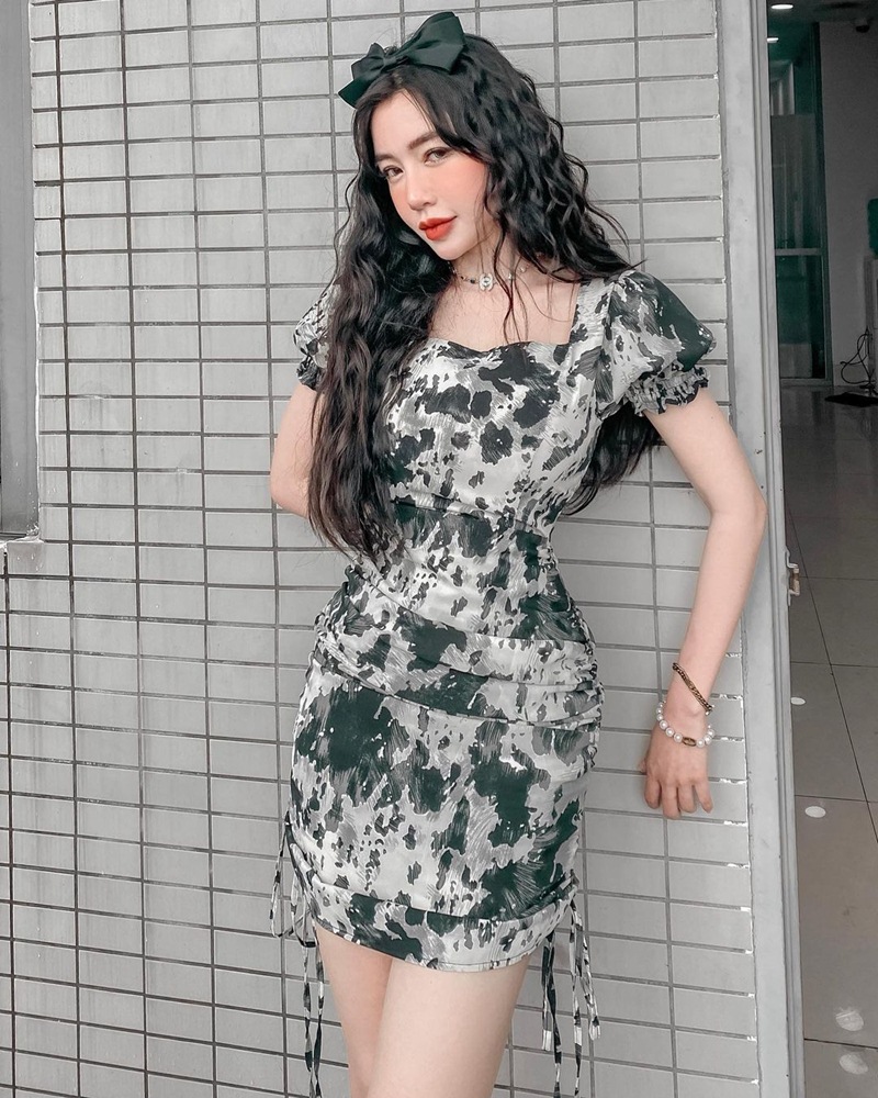 Lệ Quyên cắt tóc ngắn sau ly hôn - Thanh Hằng mix đồ check-in Dallas-4