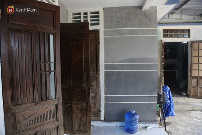 Bác trưởng xóm có trong danh sách cứu trợ: Tôi mong Thủy Tiên vào nhà kiểm tra, nếu gia đình không đủ điều kiện nhận hỗ trợ tôi sẽ trực tiếp xin lỗi-8