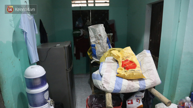 Bác trưởng xóm có trong danh sách cứu trợ: Tôi mong Thủy Tiên vào nhà kiểm tra, nếu gia đình không đủ điều kiện nhận hỗ trợ tôi sẽ trực tiếp xin lỗi-10