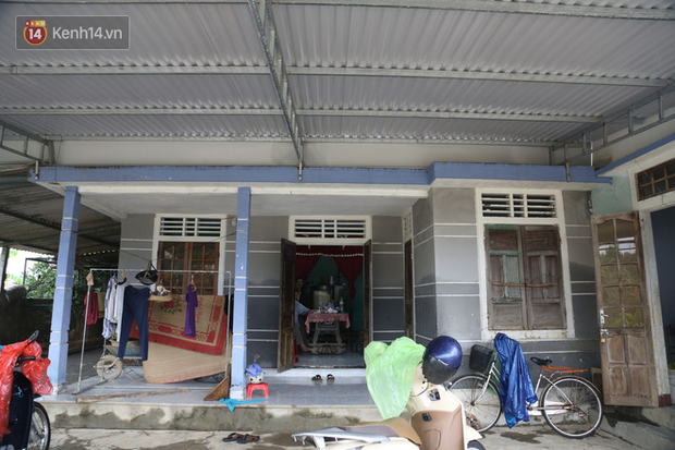 Bác trưởng xóm có trong danh sách cứu trợ: Tôi mong Thủy Tiên vào nhà kiểm tra, nếu gia đình không đủ điều kiện nhận hỗ trợ tôi sẽ trực tiếp xin lỗi-12