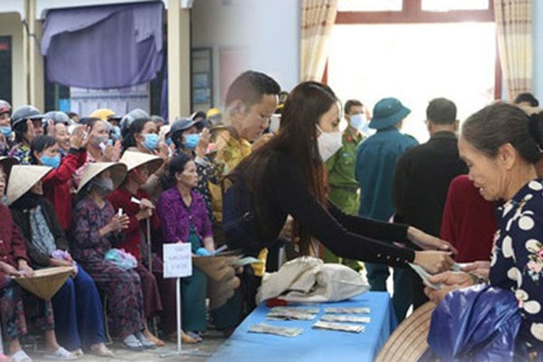Công Vinh: Chúng tôi phải bỏ gia đình đi 15 ngày, một ngày chỉ được ăn hai bữa, sáng và tối-5