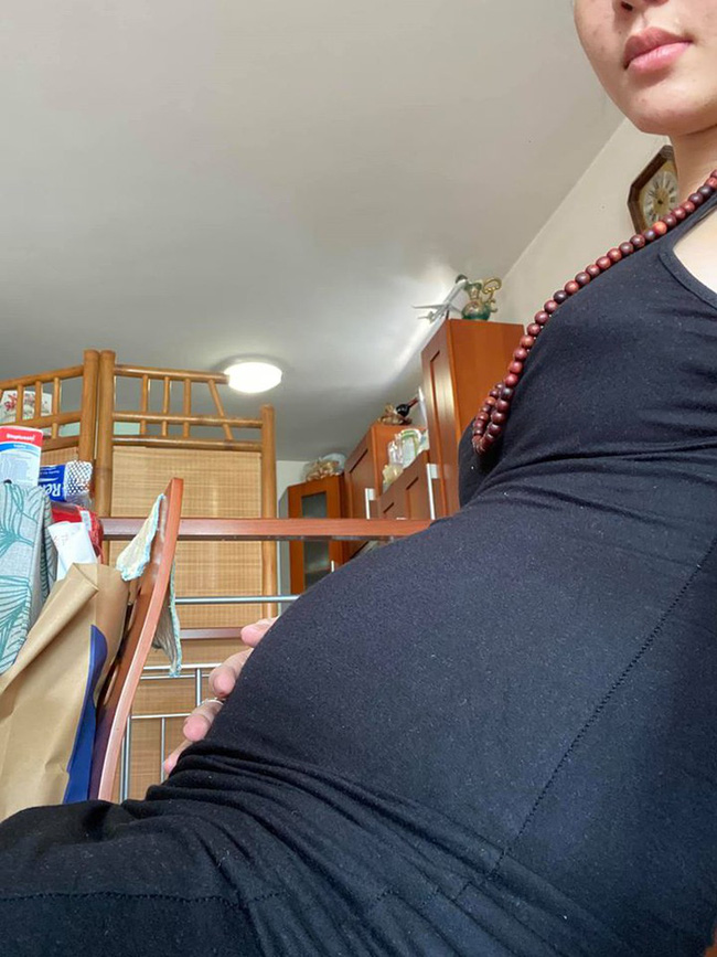 Kỳ Hân lúc mới mang thai mặt mũi xấu như chưa từng được xấu, bầu tháng cuối dân tình nhìn không chịu nổi phải vào nói 1 câu-1