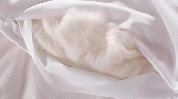 Đừng mua nhầm chăn khi thời tiết đang chuyển lạnh! Chăn bông, chăn lụa, chăn len… tất cả ưu nhược điểm sẽ được bật mí-2