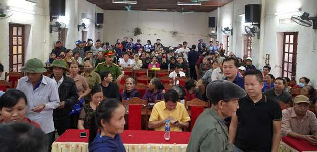 Chủ trang trại trắng tay sau lũ bật khóc nức nở khi nhận tiền hỗ trợ của ca sĩ Thủy Tiên-2