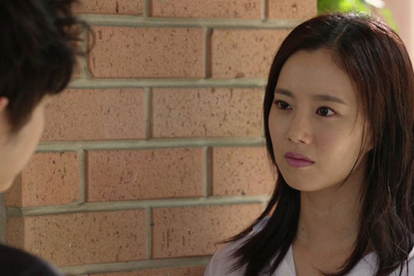 Mẹ đẻ gửi đồ ăn ngon lên nhưng đến bữa, mâm cơm vẫn đạm bạc, tôi thắc mắc với chồng thì anh tỉnh bơ trả lời một câu sốc óc-2