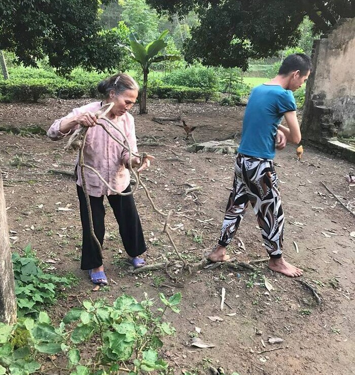 Mẹ già từng có ý định cho 6 con dại ăn một bữa thật no rồi uống thuốc độc cùng chết đã qua đời-2