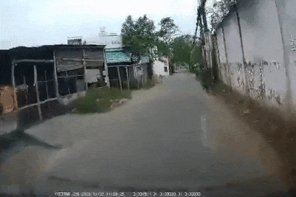 Clip tên cướp kéo lê cô gái hàng trăm mét trên đường phố Sài Gòn gây phẫn nộ