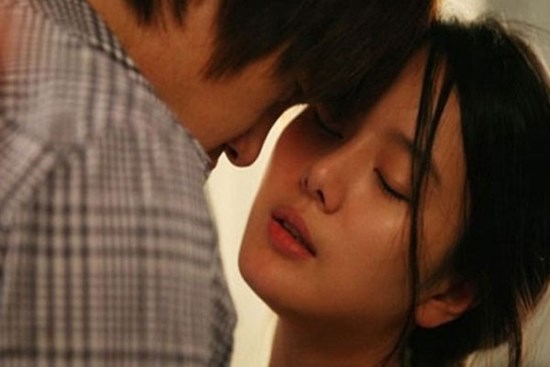 Chán chồng, đi uống say tới 1 giờ đêm, sáng ra tôi hóa đá nhìn người đàn ông nằm cạnh