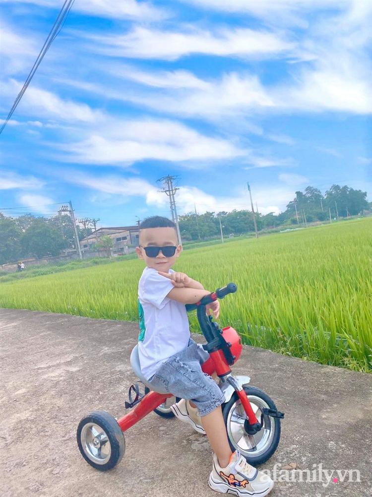 Thực hư hình ảnh bé trai 3 tuổi đã phẫu thuật nâng mũi kèm lời khẳng định của người mẹ: Xấu chỗ nào mẹ đập chỗ đó-5