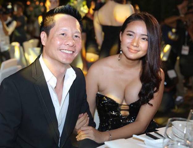 Hành trình thay đổi phong cách của Phan Như Thảo: Từ cô mẫu ăn vận bốc lửa tới mẹ bỉm sữa xuề xòa, chỉ cần đẹp trong mắt chồng là được-11