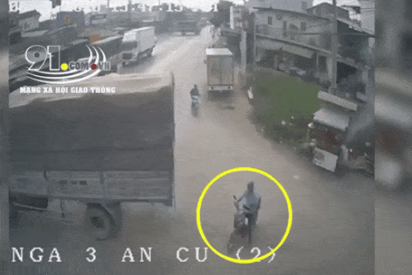 Nam sinh lớp 11 bị bạn cùng lớp đâm tử vong-2