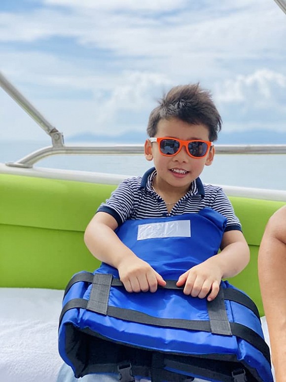 Jennifer Phạm khoe dáng nuột nà trong phòng tắm cùng khoảnh khắc khóa môi chồng cực ngọt-4