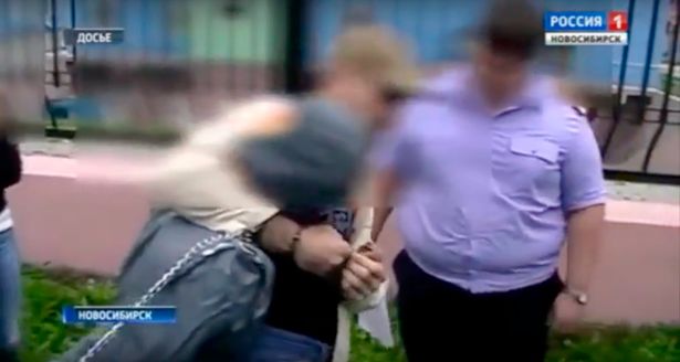 Thấy chồng ngoan ngoãn yêu chiều vợ, người phụ nữ không ngờ mình sống chung với quỷ đội lốt người hại đời 19 phụ nữ trong suốt 7 năm-5