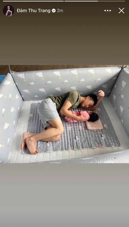 Đàm Thu Trang chia sẻ khoảnh khắc Cường Đô La nằm cũi chăm con lúc vợ vắng nhà-2