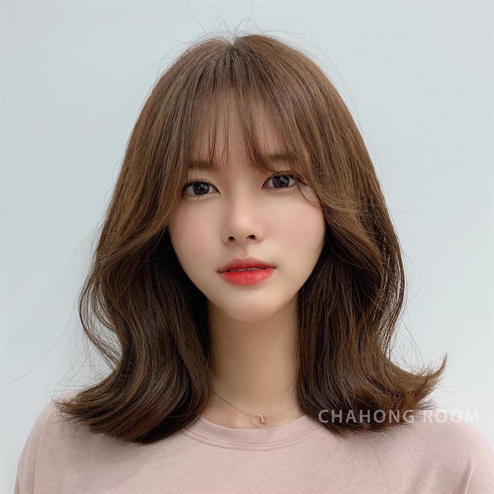 Tóc xương đòn - kiểu tóc hợp mọi dáng mặt: Hiện đại, cá tính hệt tóc ngắn, mà cũng nữ tính sang chảnh chẳng thua tóc dài-6