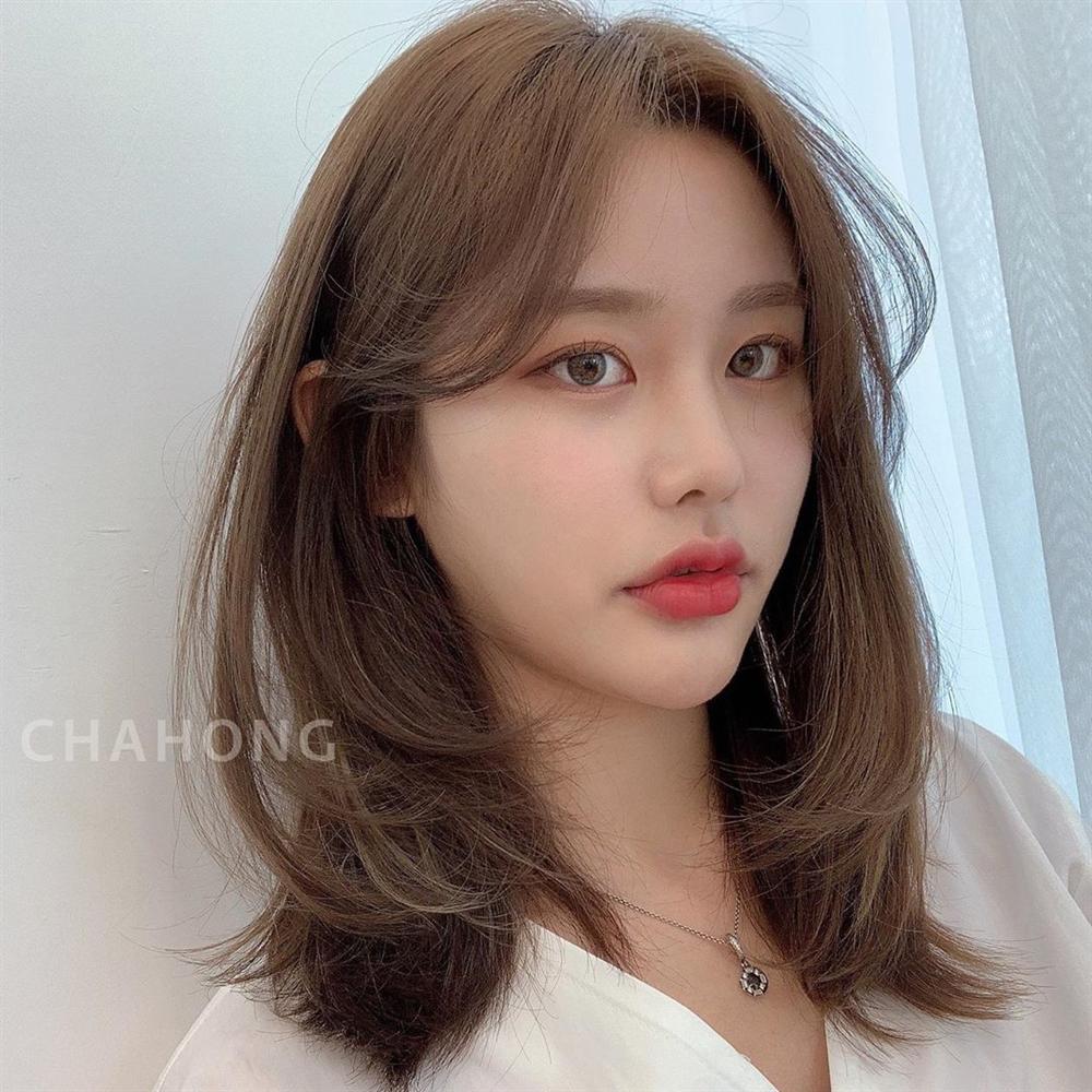 Tóc xương đòn - kiểu tóc hợp mọi dáng mặt: Hiện đại, cá tính hệt tóc ngắn, mà cũng nữ tính sang chảnh chẳng thua tóc dài-7