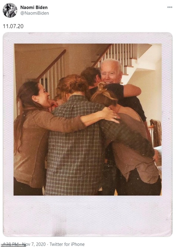 Gia đình ông Joe Biden ăn mừng chiến thắng trong khi ông Donald Trump khó chịu quay về Nhà Trắng-2