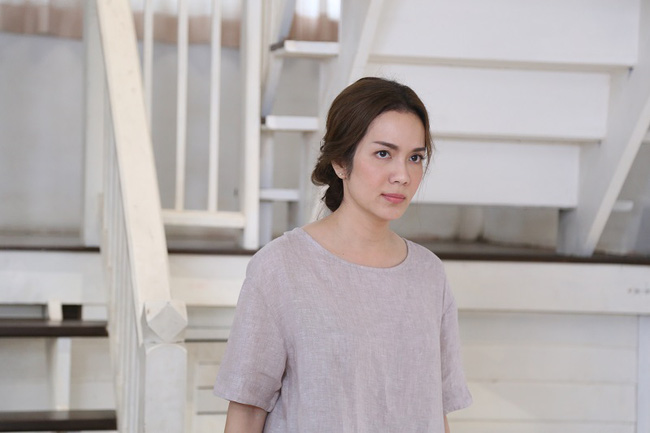 Tình cờ thấy cô giúp việc lén lút trong phòng mình, tôi quyết định lắp camera theo dõi và choáng váng khi thấy những gì cô ta đã làm-1