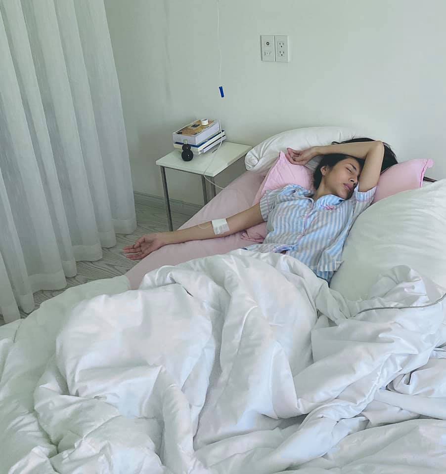 Thủy Tiên phải truyền nước sau gần nửa tháng dầm mưa, Công Vinh than thở: Mỗi lần nói là bị nạt-4