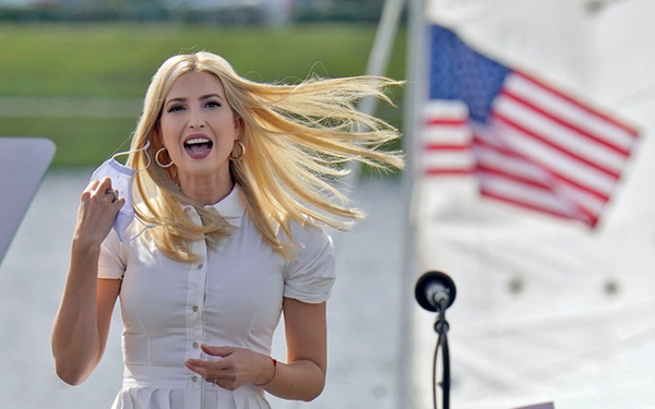 Động thái khó hiểu của nữ thần Ivanka Trump khi đối thủ của cha giành chiến thắng, trở thành chủ nhân mới của Nhà Trắng-2