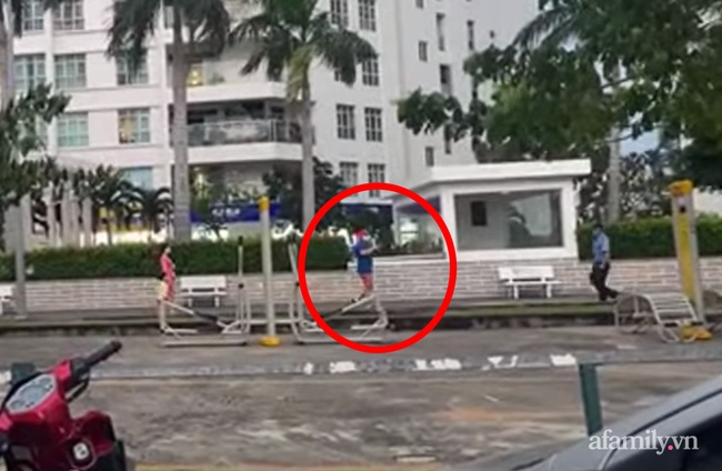 Vụ phát hiện thi thể người phụ nữ lìa đầu ở TP.HCM: Người dân chung cư hoang mang sợ hãi, xuất hiện đối tượng lạ cấm chụp hình-3