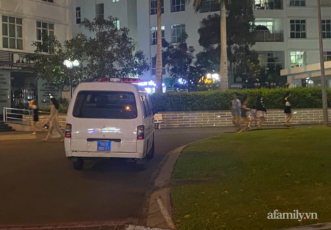 Vụ phát hiện thi thể người phụ nữ lìa đầu ở TP.HCM: Người dân chung cư hoang mang sợ hãi, xuất hiện đối tượng lạ cấm chụp hình-7