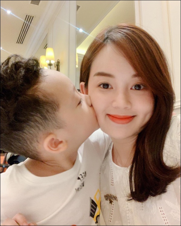 Nghe câu nói ngọt lịm tim này của con trai chưa đầy 5 tuổi,&nbsp;dù làm mẹ đơn thân Ly Kute cũng thấy ấm lòng-7