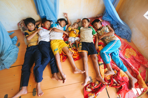 Những hình ảnh không thể nào quên về Đinh Văn Krể: Tạm biệt cậu bé tí hon với nụ cười luôn nở trên môi-15