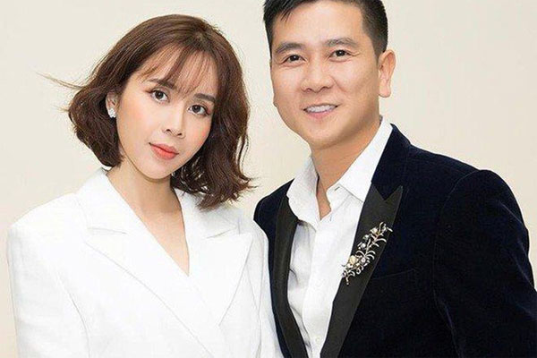 Hồ Hoài Anh gây hoang mang với hình ảnh mặt đau đớn, đi không nổi phải nhờ Lưu Hương Giang dìu lúc quay show-5