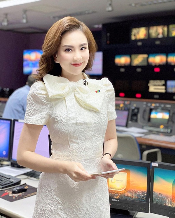 Mai Ngọc nhớ lại ngày đầu đi làm 8 năm trước, xem mới thấy đẳng cấp nhan sắc MC xinh đẹp nhất VTV-1