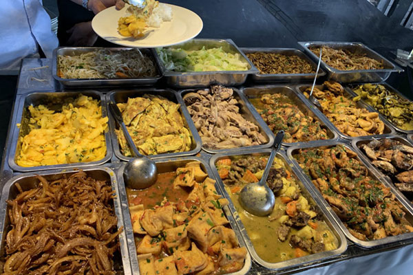 Chi 5.000 tỷ nhập khẩu, thịt lợn giá siêu rẻ tràn ra vỉa hè-3