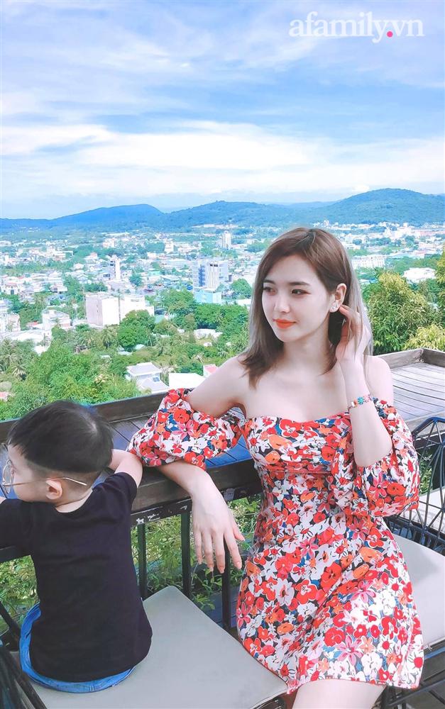 Hot girl dân tộc từng gây bão mạng giờ đã làm mẹ, nhan sắc hiện tại trông thế nào mà dắt con ra đường nhiều người nhầm lẫn?-10