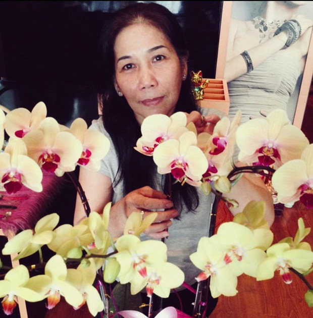 Kim Hiền ôm di ảnh bật khóc, không thể về chịu tang sau 100 ngày mẹ mất vì ảnh hưởng dịch Covid-19 tại Mỹ-4