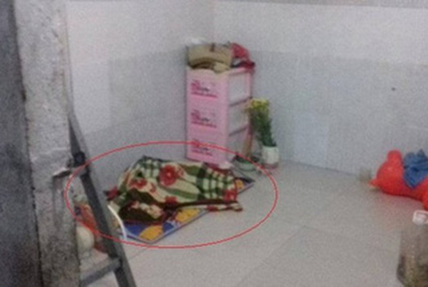 Vụ người phụ nữ chết nhiều ngày nhưng người sống cùng không khai báo: Chồng hờ cứ về nhà là đóng cửa, phòng cạnh chuồng heo nên không thấy mùi hôi thối-1