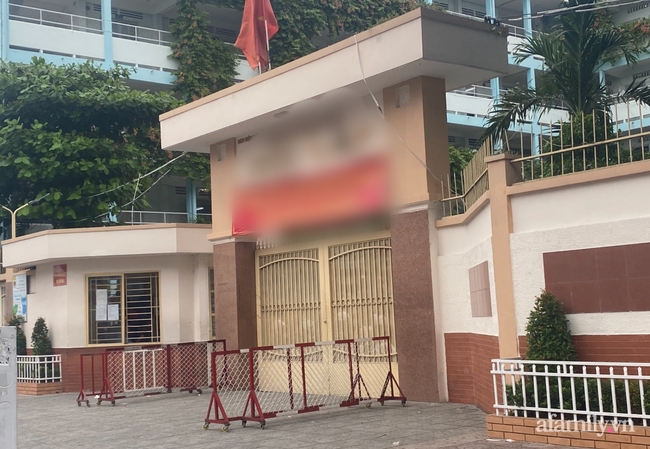 Bé trai 13 tuổi rơi từ tầng 3 trường học xuống đất nguy kịch, nghi tự tử vì buồn chuyện gia đình-1