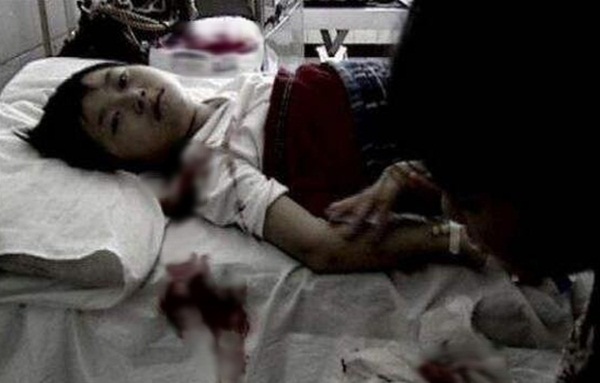 Vụ mẹ bạo hành con chấn động Trung Quốc: Cuộc đời ngắn ngủi đầy đòn roi của đứa trẻ kết thúc trong vai diễn hoàn hảo của mẹ-7