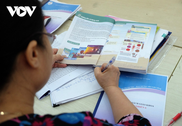 Bộ GD-ĐT đề nghị Hội đồng thẩm định xem xét kỹ ngữ liệu, ngôn ngữ Sách giáo khoa lớp 6 mới-1