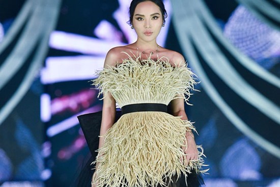 Diện mạo khó hiểu của Kỳ Duyên trong lần xuất hiện mới đây: Gương mặt kém sắc, vừa đơ vừa già đến nỗi nhận không ra
