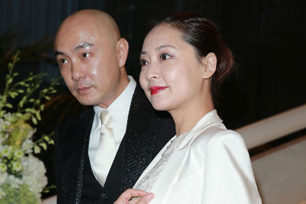 Vi Tiểu Bảo Trương Vệ Kiện ly thân cùng vợ sau hơn 20 năm bên nhau không một mụn con?-4