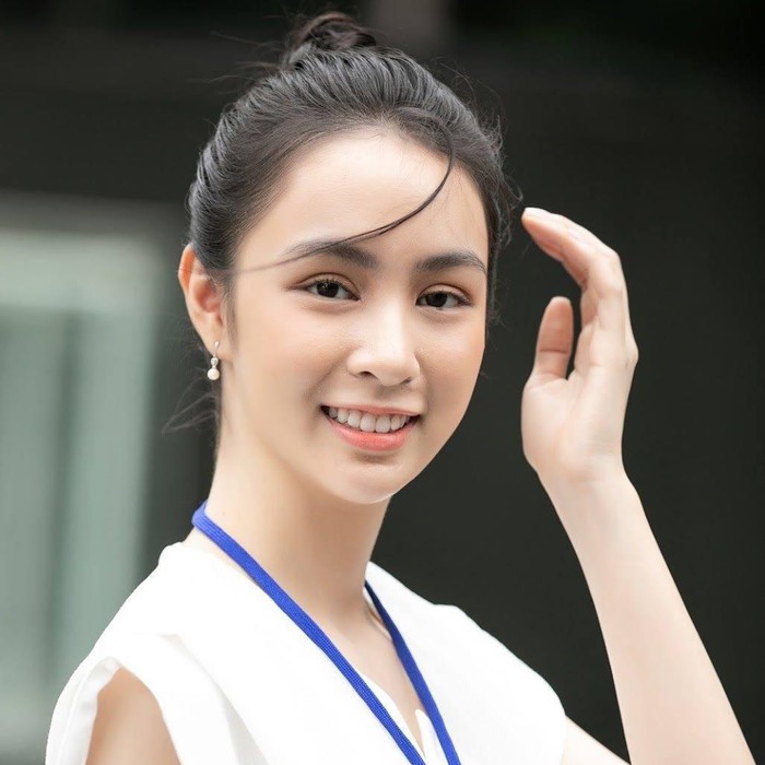 Nhan sắc nổi bật của nữ du học sinh vào chung kết HHVN 2020-1