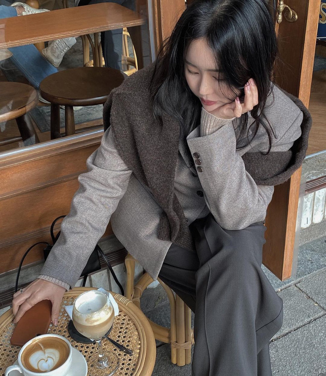 5 công thức lên đồ mùa lạnh xinh ngất ngây mà hội gái Hàn đang thi nhau diện-14