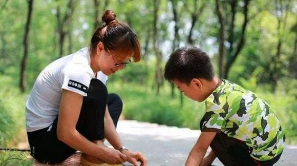 4 kiểu trẻ con dưới đây tưởng chừng có chỉ số thông minh cao nhưng lại khéo giả tạo, khi lớn lên sẽ khó trở thành người làm việc lớn-7