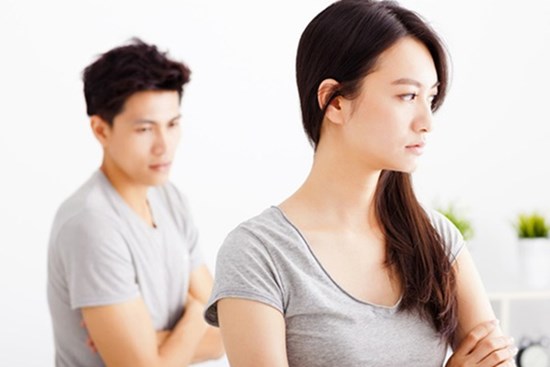 Bất chấp phản đối để cưới được vợ giàu, ông chồng nhận về lời xỉ vả đau đớn: 