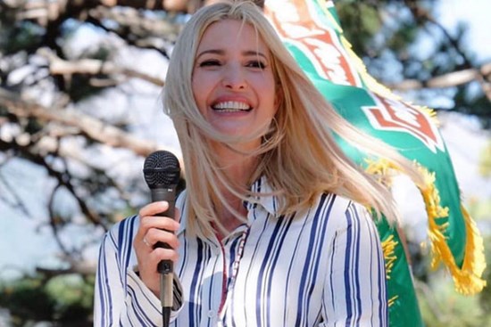 Ivanka Trump xuất hiện tích cực trên truyền thông, chia sẻ ảnh đẹp hút hồn trong khi Đệ nhất phu nhân Mỹ cũng có động thái mới