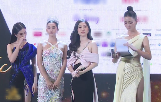 Ngã ngửa body Tiểu Vy qua ảnh đã chỉnh và trên livestream: Lộ loạt khuyết điểm vì váy hiểm hóc, nhan sắc có như kỳ vọng?-3