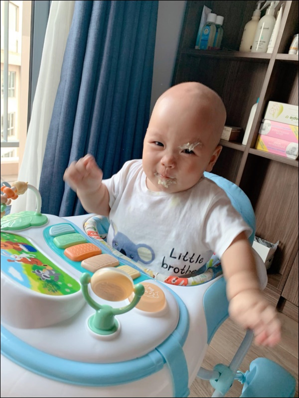 Lần đầu làm mẹ, bà xã MC Thành Trung&nbsp;thấm cảnh con ốm, sụt hẳn cân vì lo lắng-5