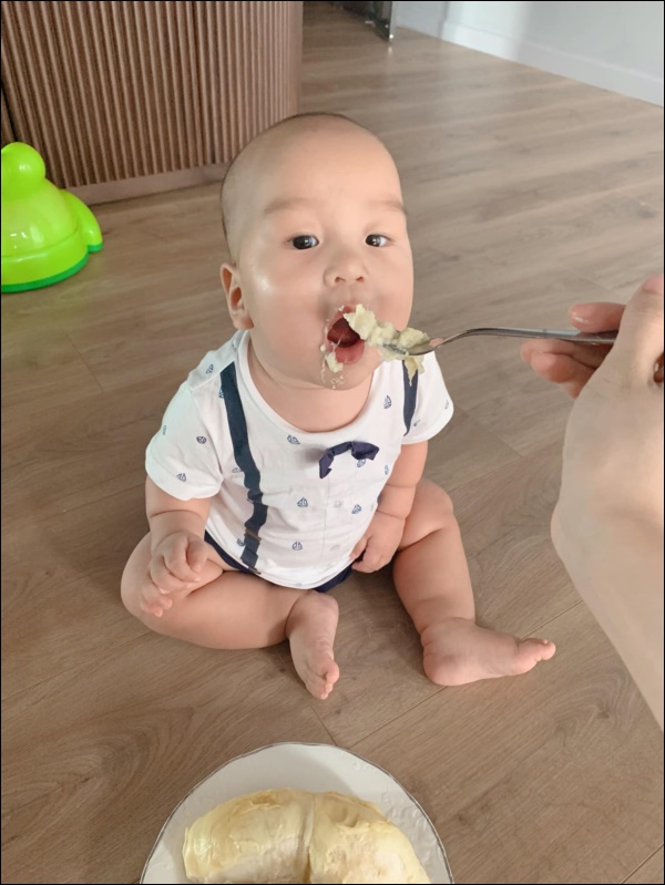 Lần đầu làm mẹ, bà xã MC Thành Trung thấm cảnh con ốm, sụt hẳn cân vì lo lắng-6